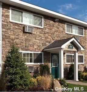 #1 photo, 176 Rollstone Avenue, 东长岛 West Sayville , NY 11796