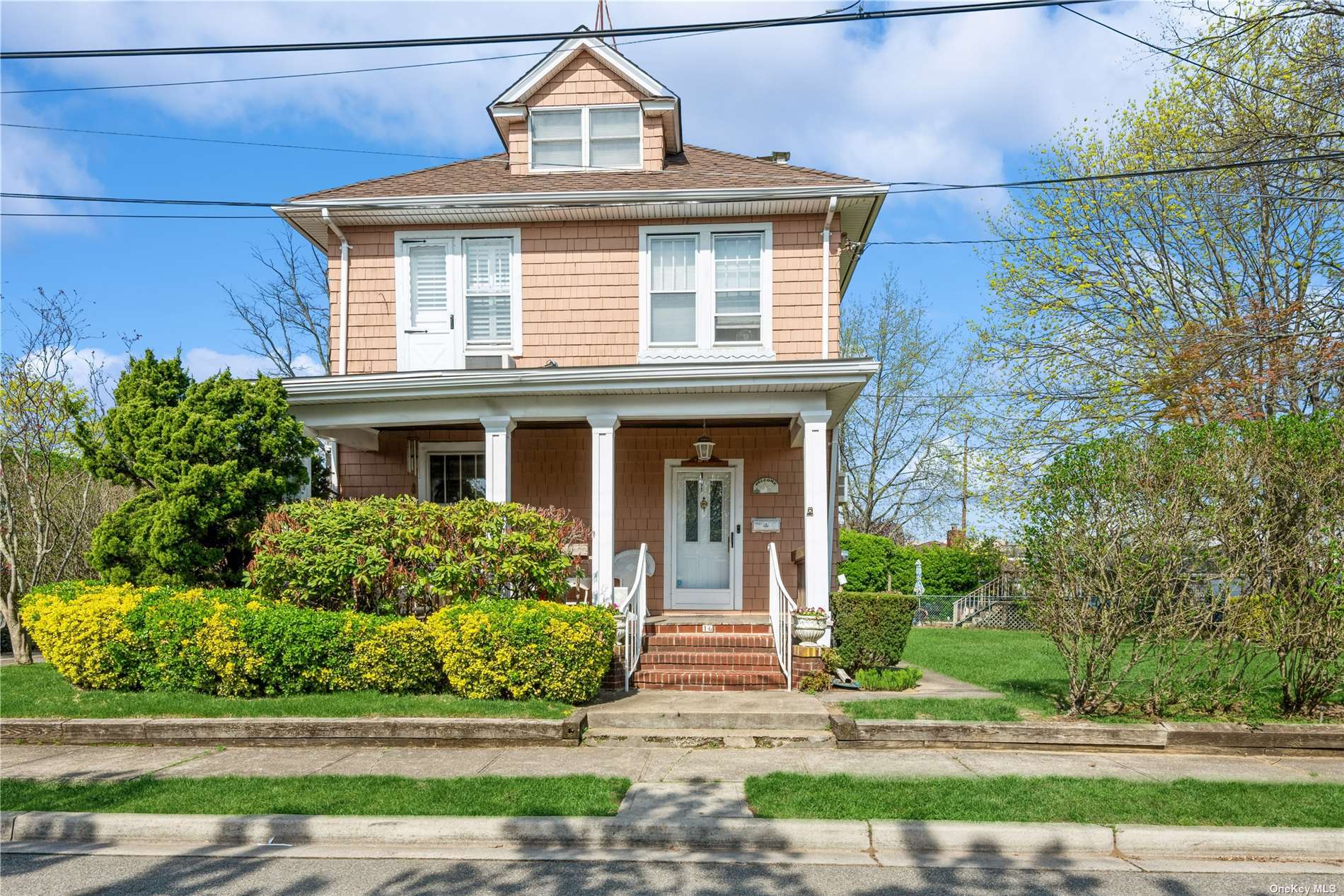 #1 photo, 16 High Street, 长岛 Valley Stream , NY 11581