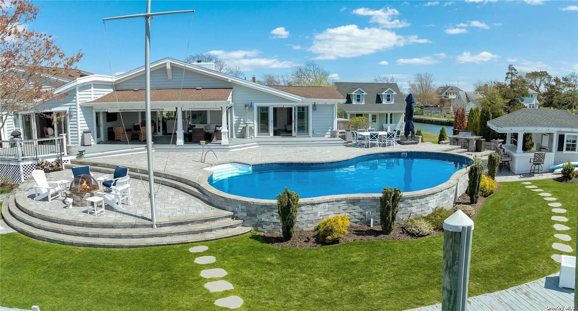 #1 photo, 257 Grand Central Avenue, 东长岛 Amityville , NY 11701