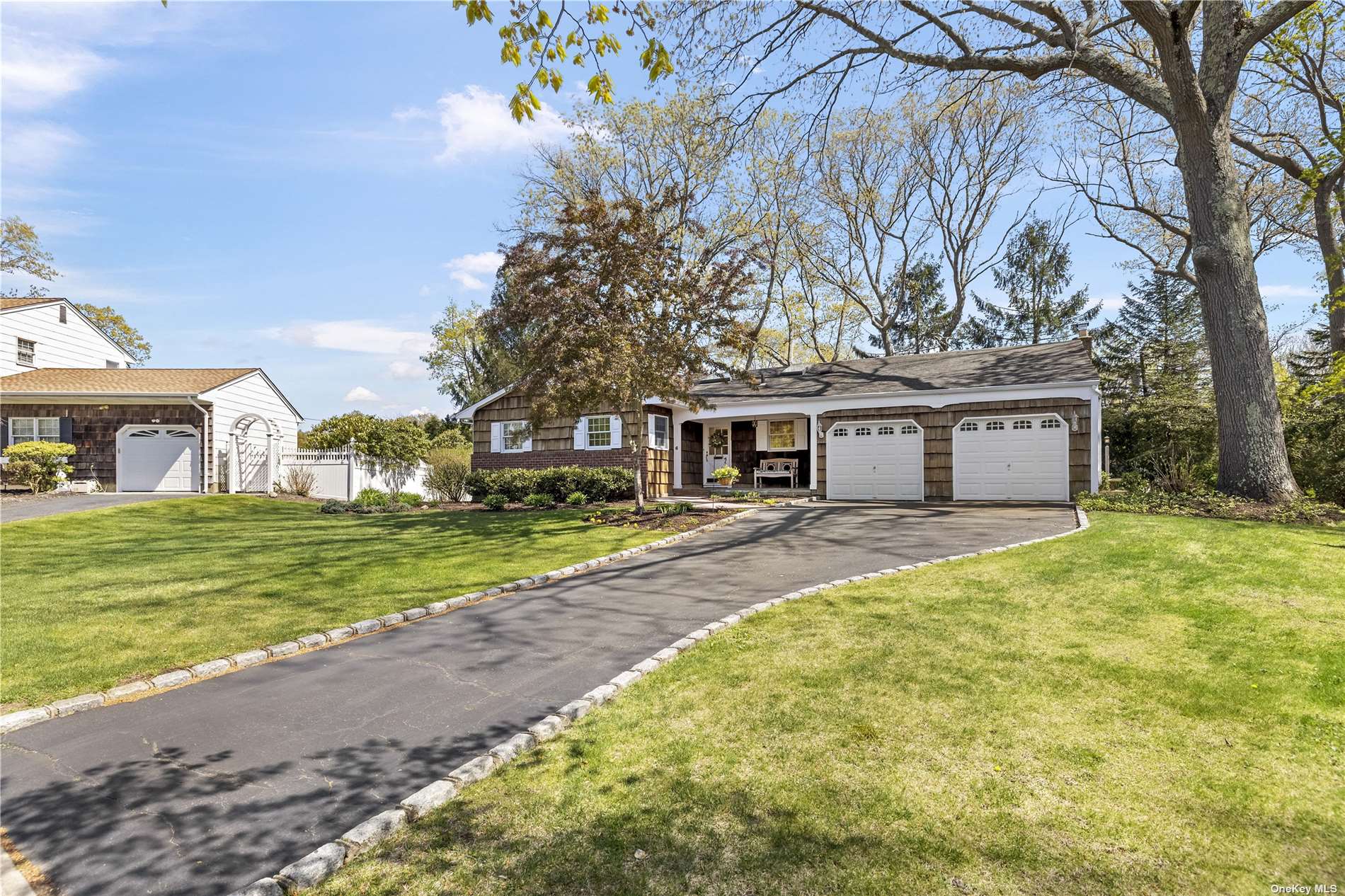 #1 photo, 6 Melrose Court, Commack , NY 11725