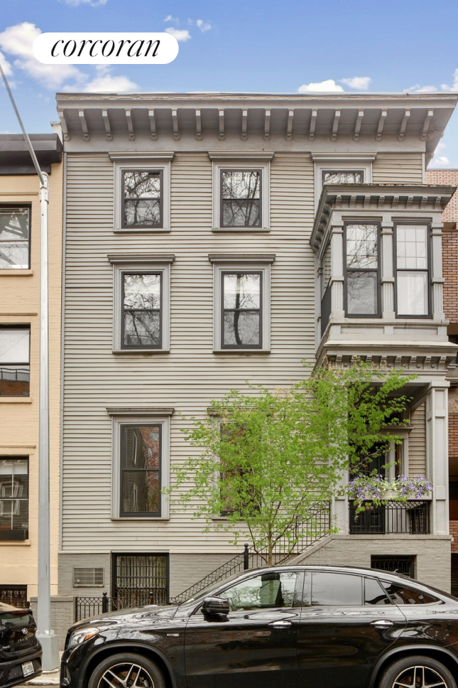 #1 photo, 10 PINEAPPLE Street, 布鲁克林 Brooklyn Heights , NY 11201