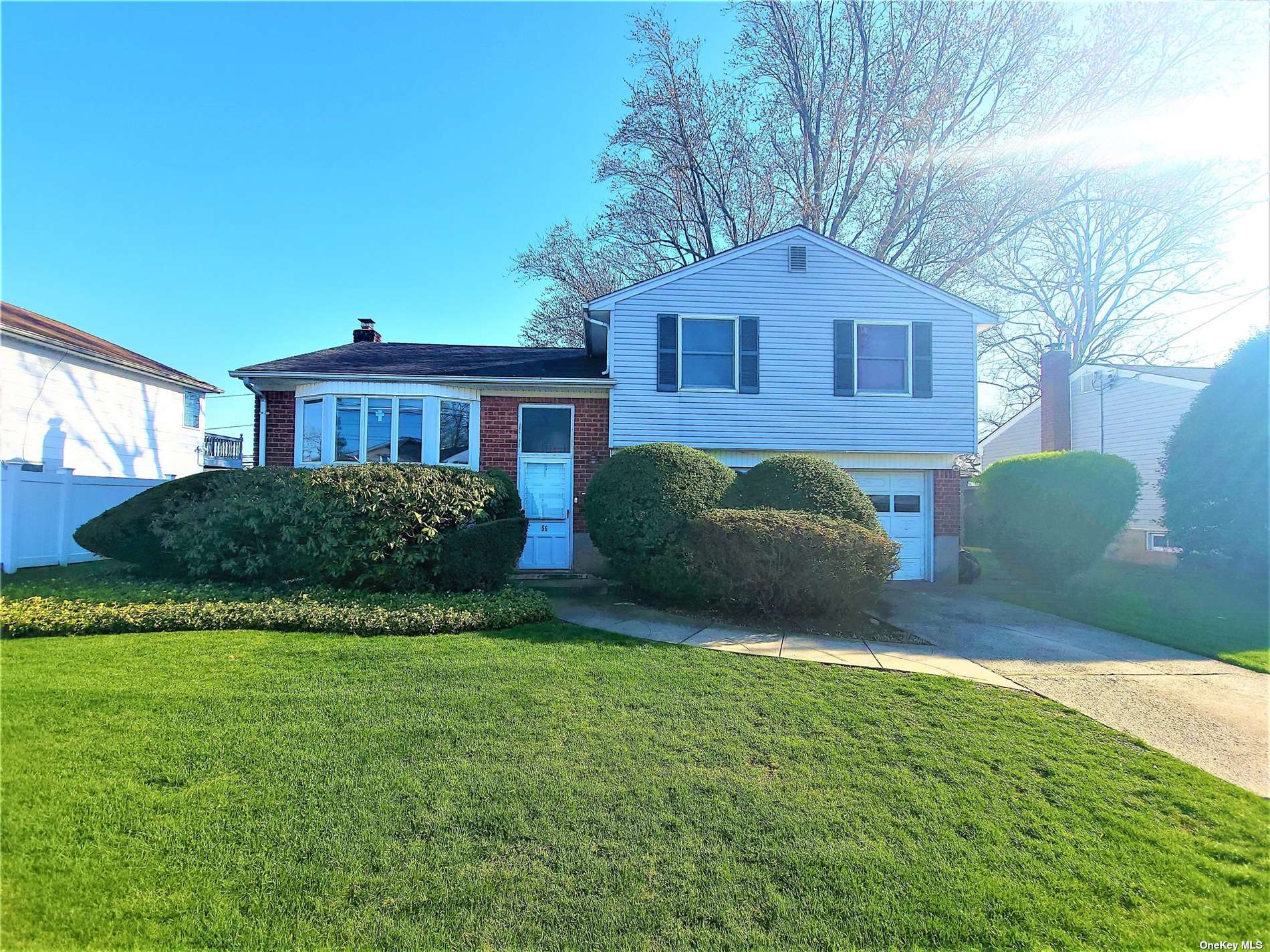 #1 photo, 56 Alexander Avenue, 長島 Hicksville , NY 11801