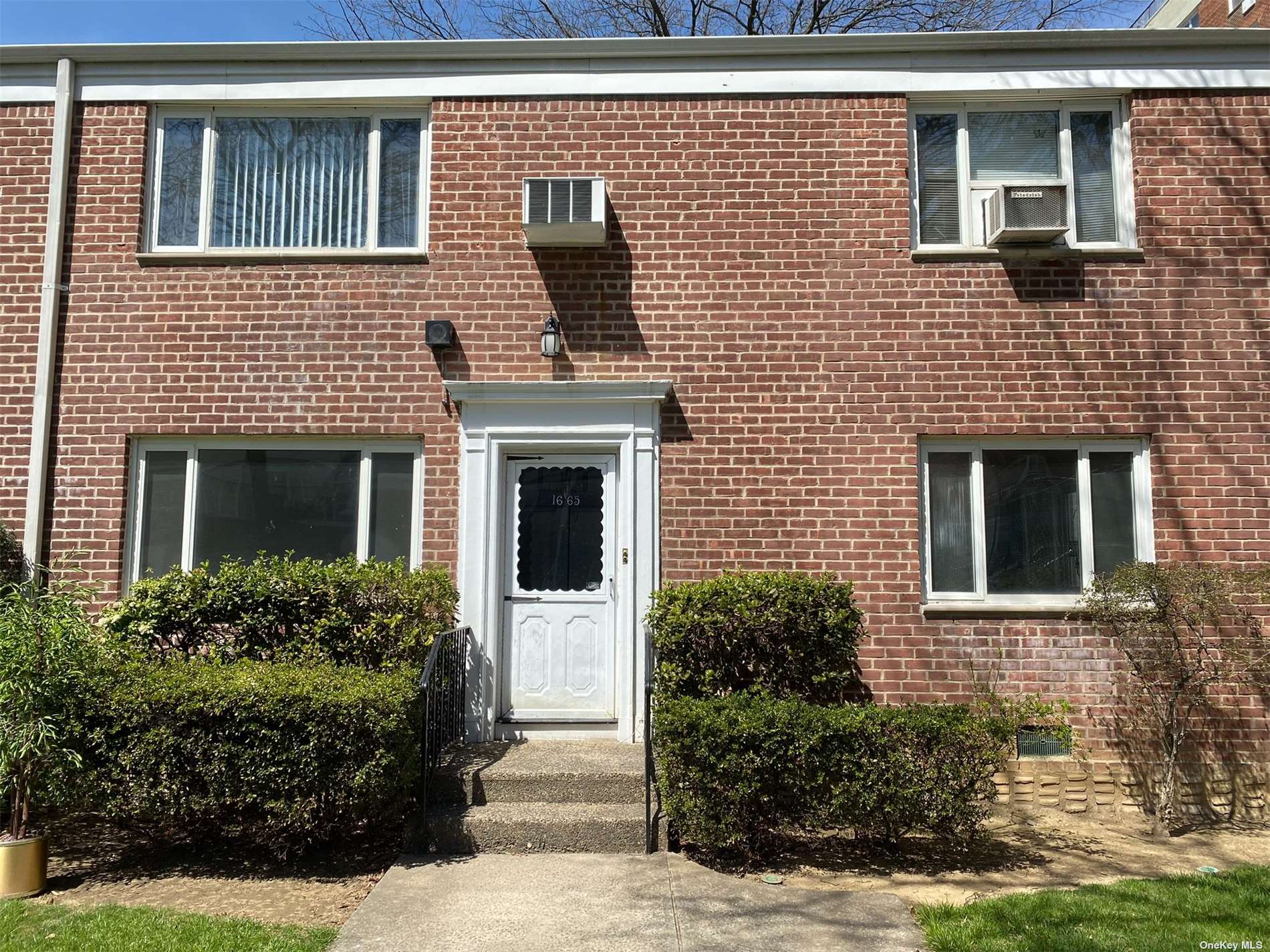 #1 photo, 16-65 212 Street, 皇后區 貝塞 Bayside , NY 11360