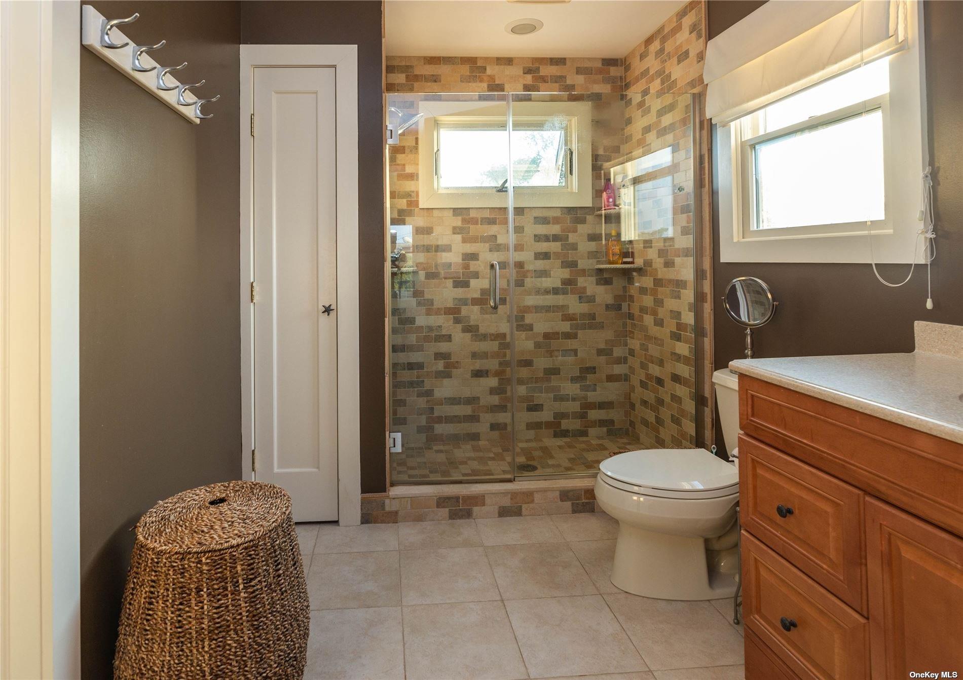 #19 photo, 31 Homesite, Seaview , NY 11770