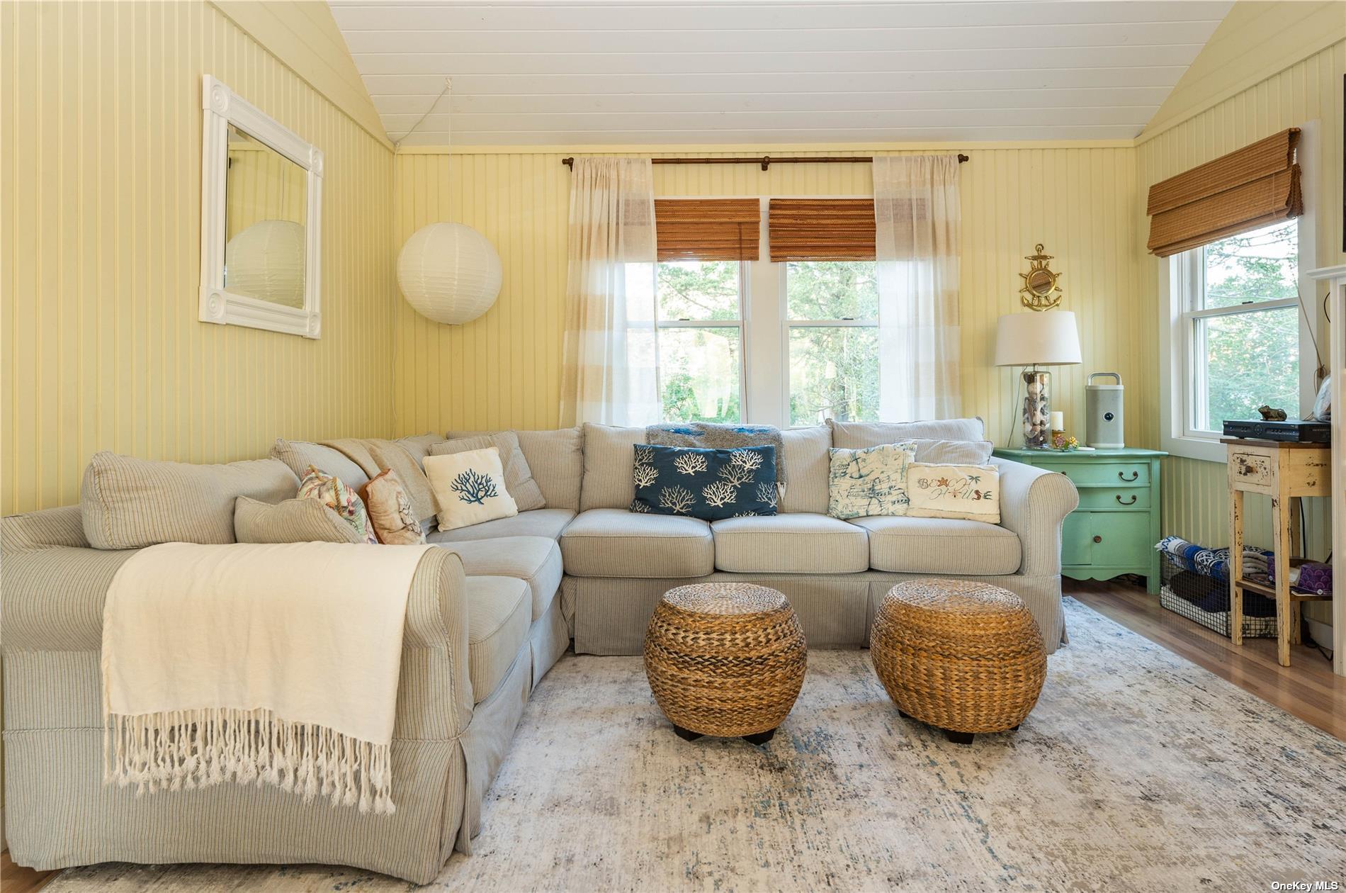 #2 photo, 31 Homesite, Seaview , NY 11770