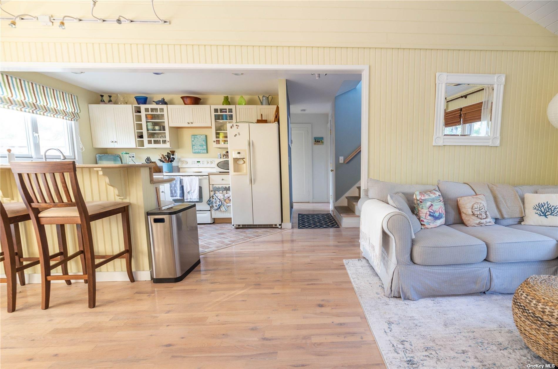 #3 photo, 31 Homesite, Seaview , NY 11770