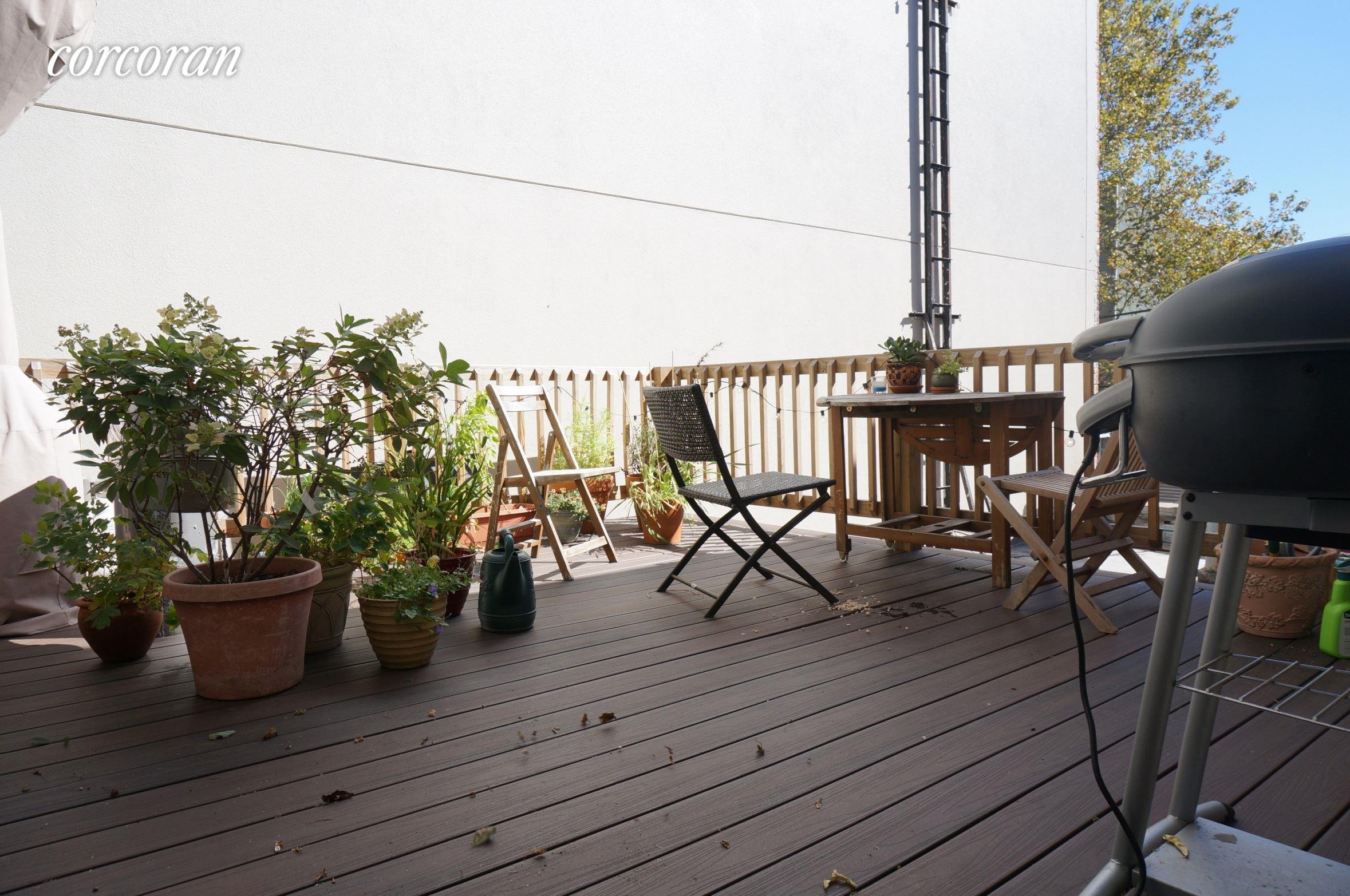 #1 photo, 402 Graham Avenue, Williamsburg , NY 11211