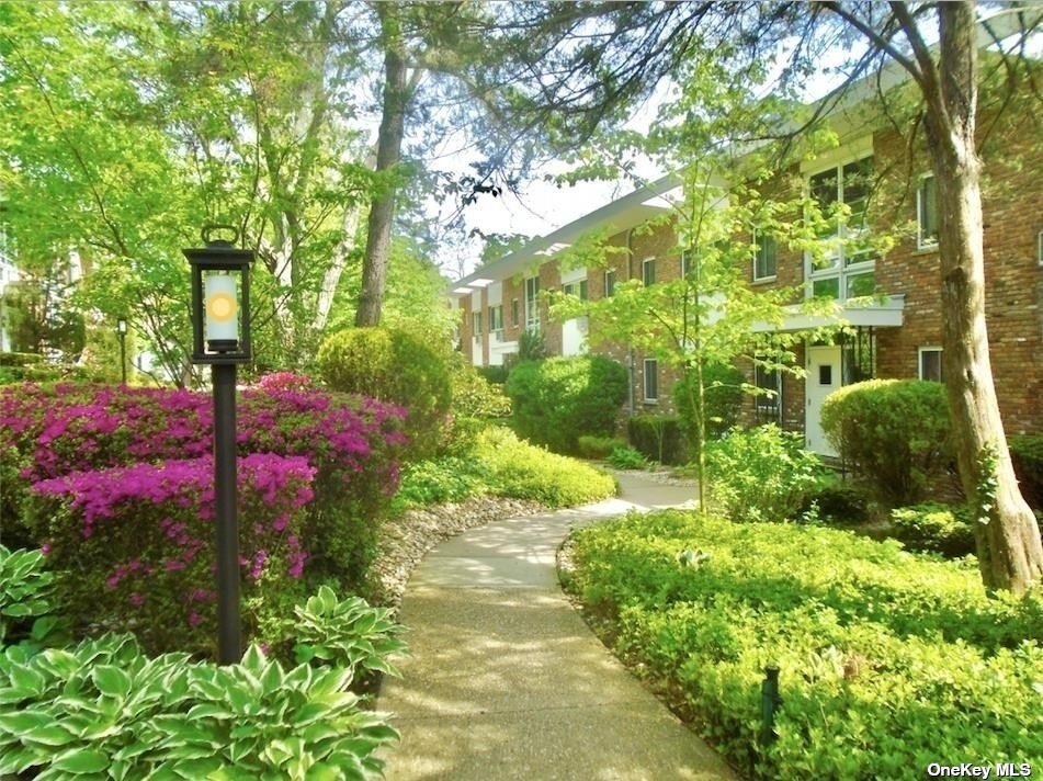 #1 photo, 200 Lexington Avenue, Oyster Bay , NY 11771