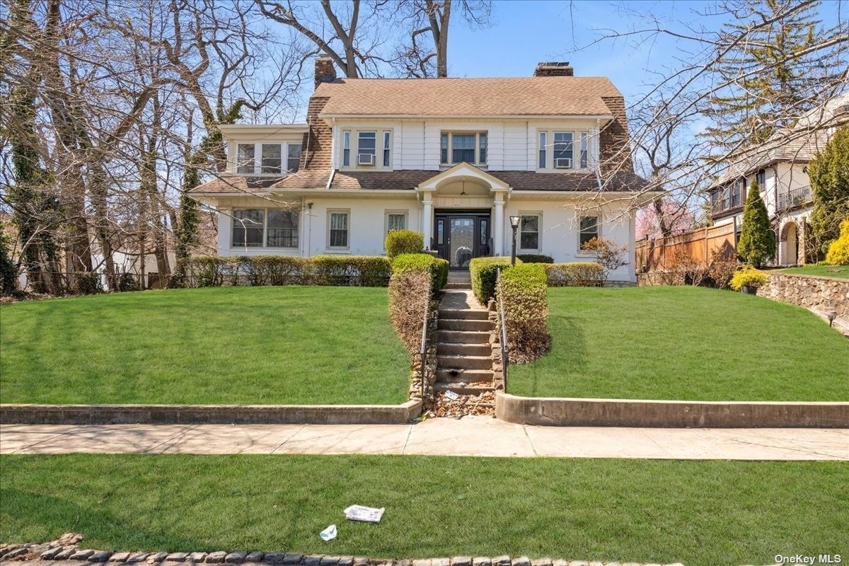 #1 photo, 86-08 Edgerton Boulevard, 皇后区 牙买加豪宅 Jamaica Estates , NY 11432