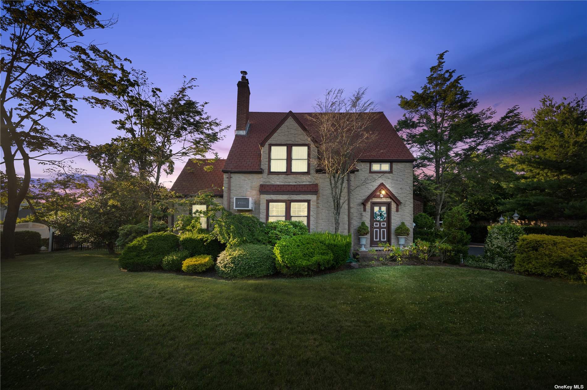 #1 photo, 66 Walter Avenue, 长岛 Hicksville , NY 11801