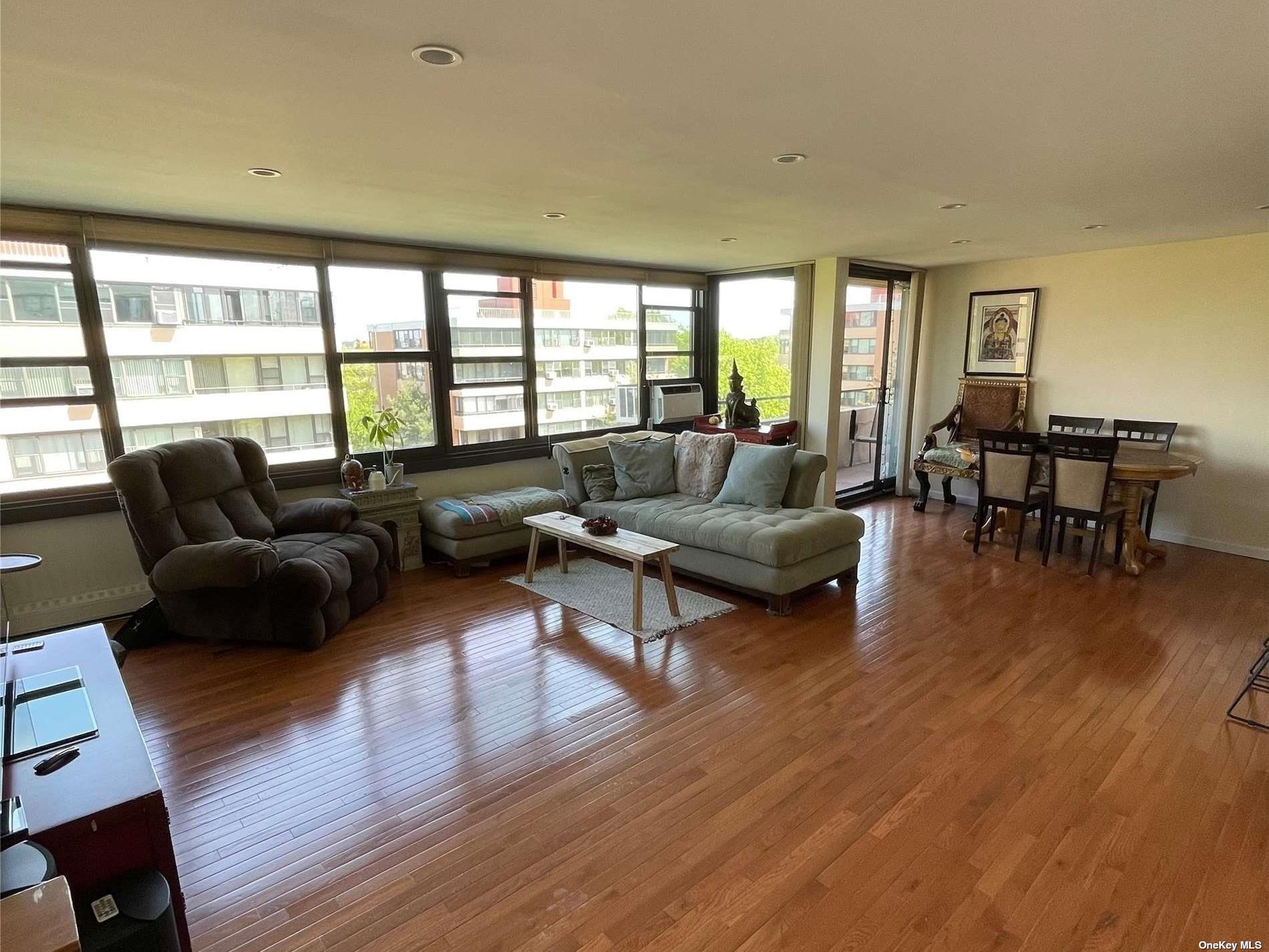 #1 photo, 162-20 9th Avenue, קווינס Beechhurst , NY 11357