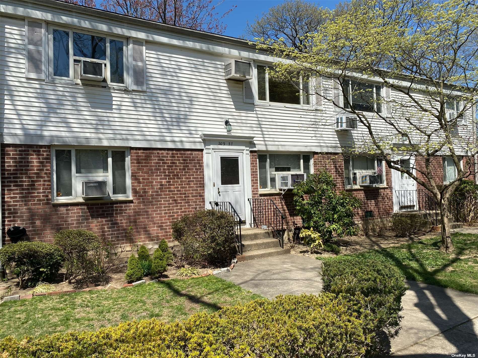 #1 photo, 209-37 18 Avenue, 皇后區 貝塞 Bayside , NY 11360