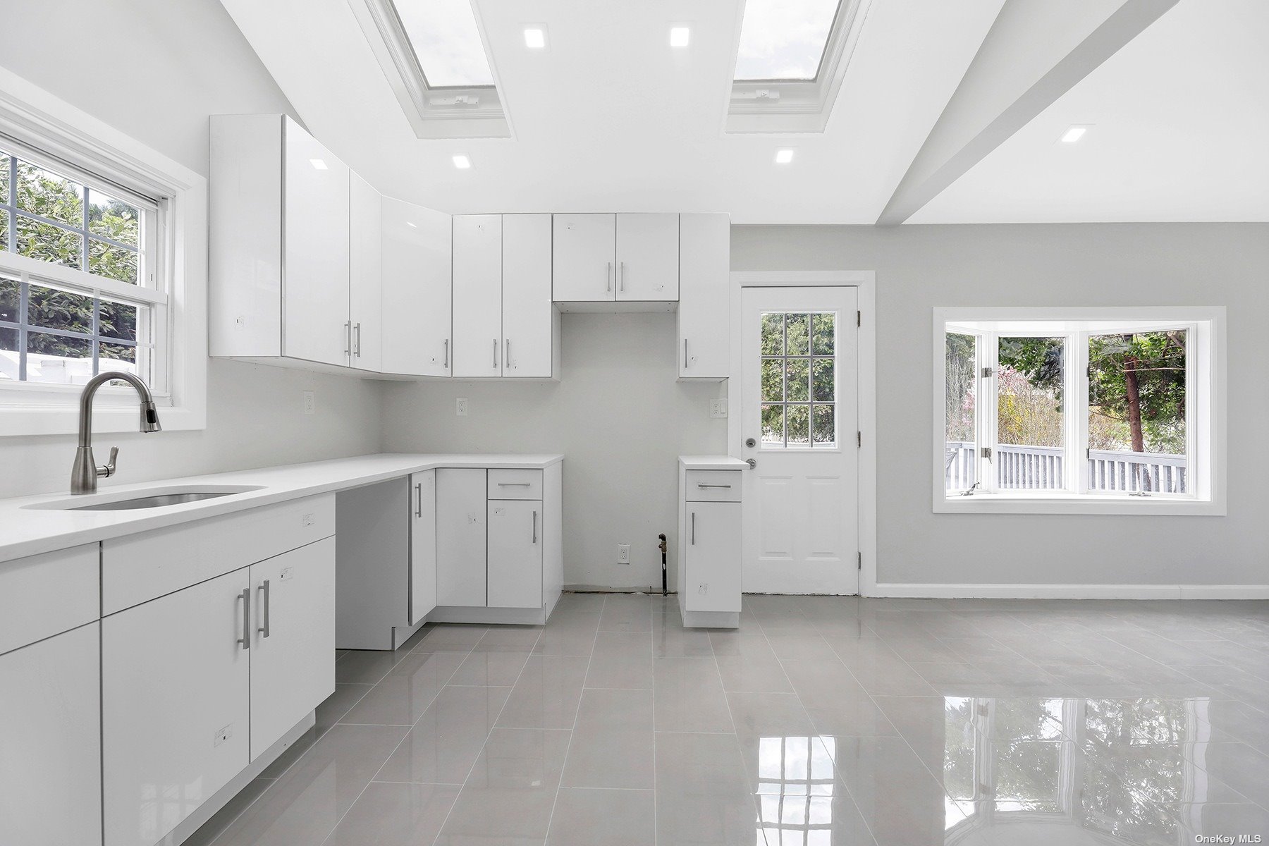 #1 photo, 2695 Magee, 长岛 Oceanside , NY 11572