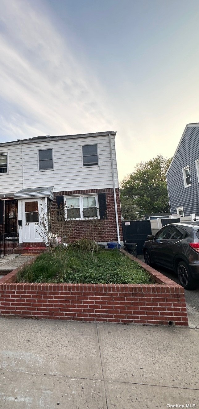 #1 photo, 61-48 85th Street, 皇后区 中村 Middle Village , NY 11379