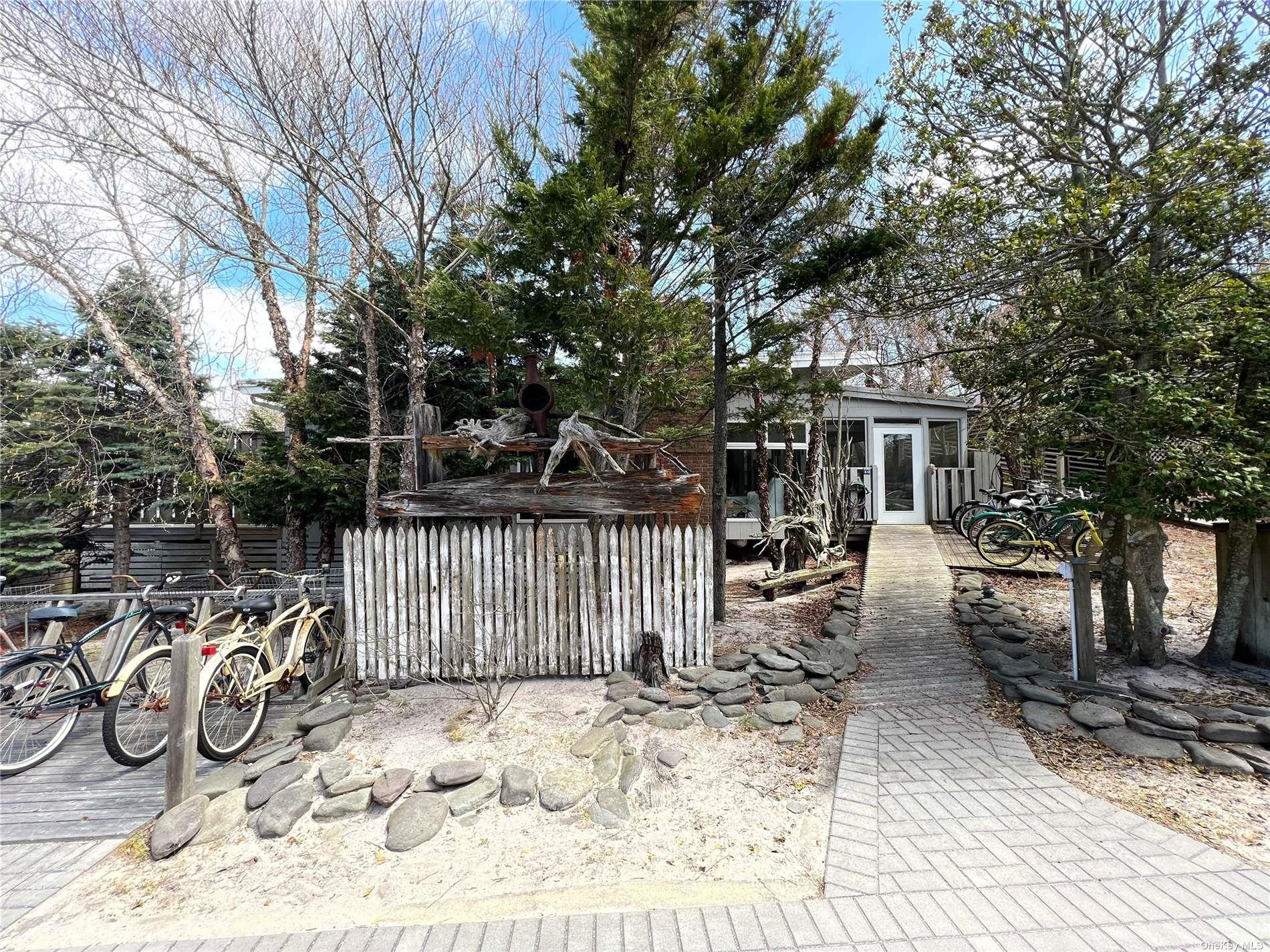 #15 photo, 50 Homesite Walk, Seaview , NY 11770