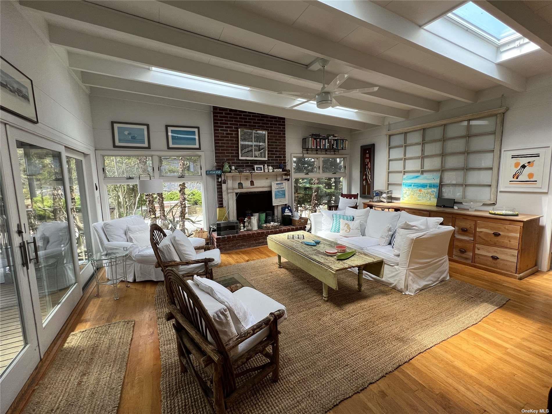 #2 photo, 50 Homesite Walk, Seaview , NY 11770