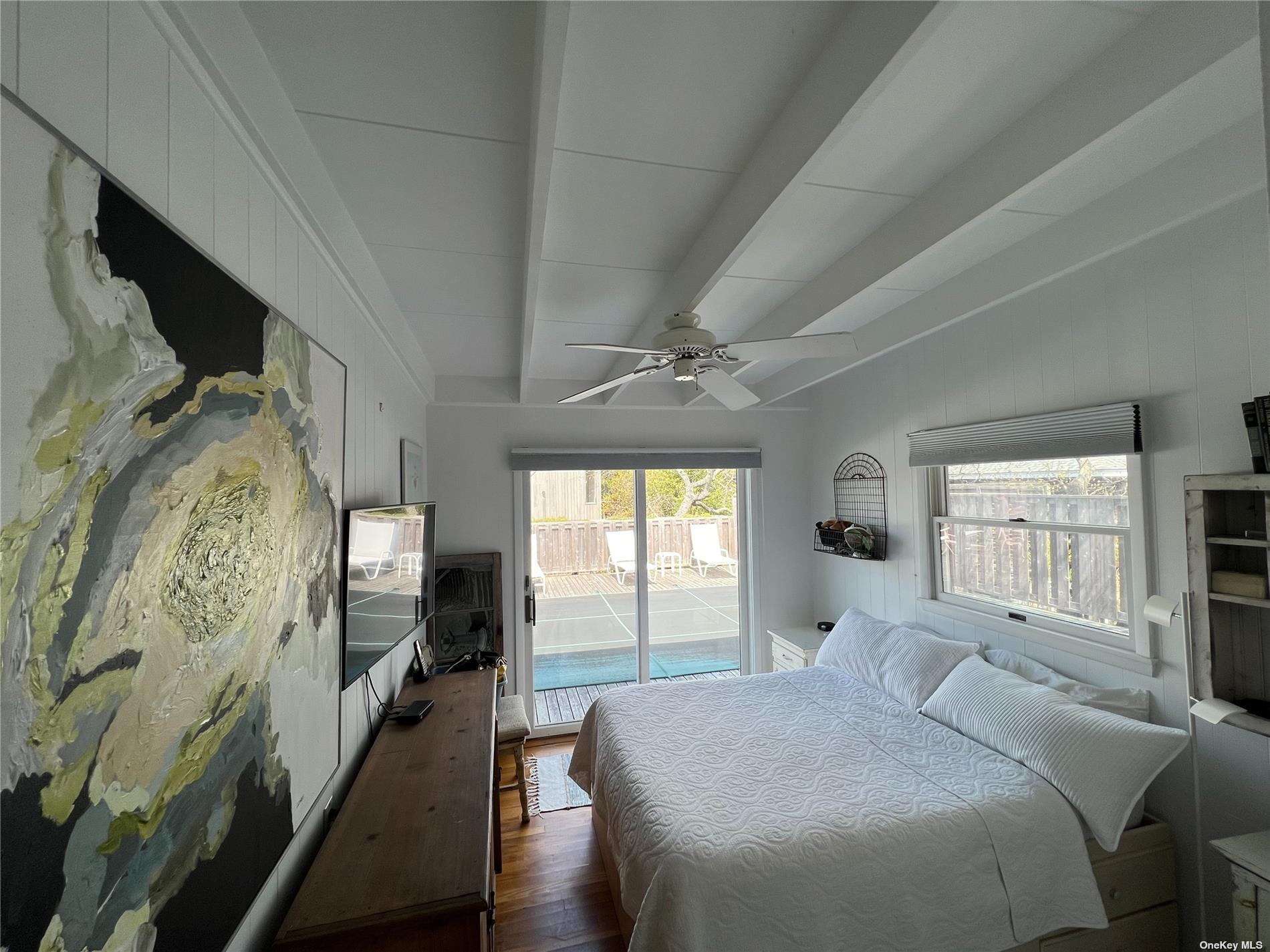 #5 photo, 50 Homesite Walk, Seaview , NY 11770