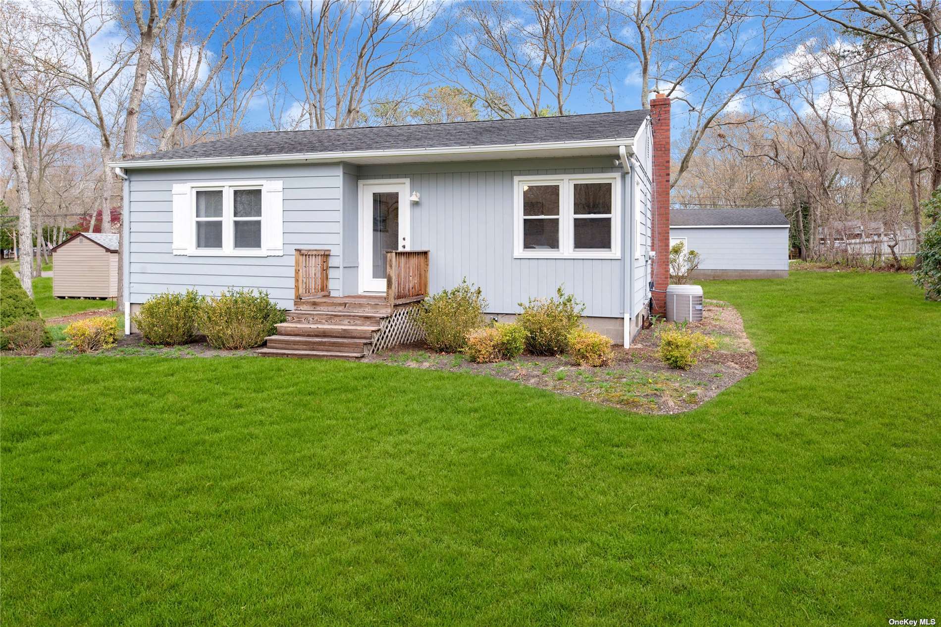 #1 photo, 28 The Trail, 东长岛 汉普顿 Hampton Bays , NY 11946