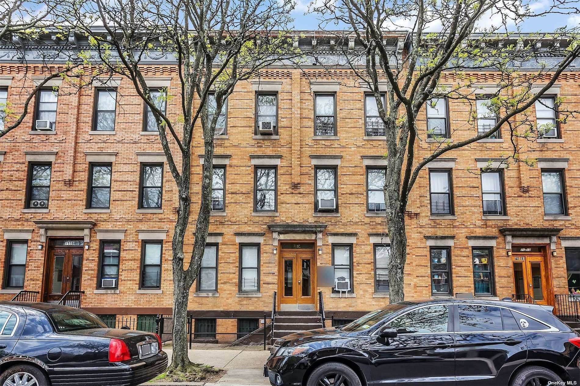 #1 photo, 71-14 66th Street, 皇后区 Glendale , NY 11385