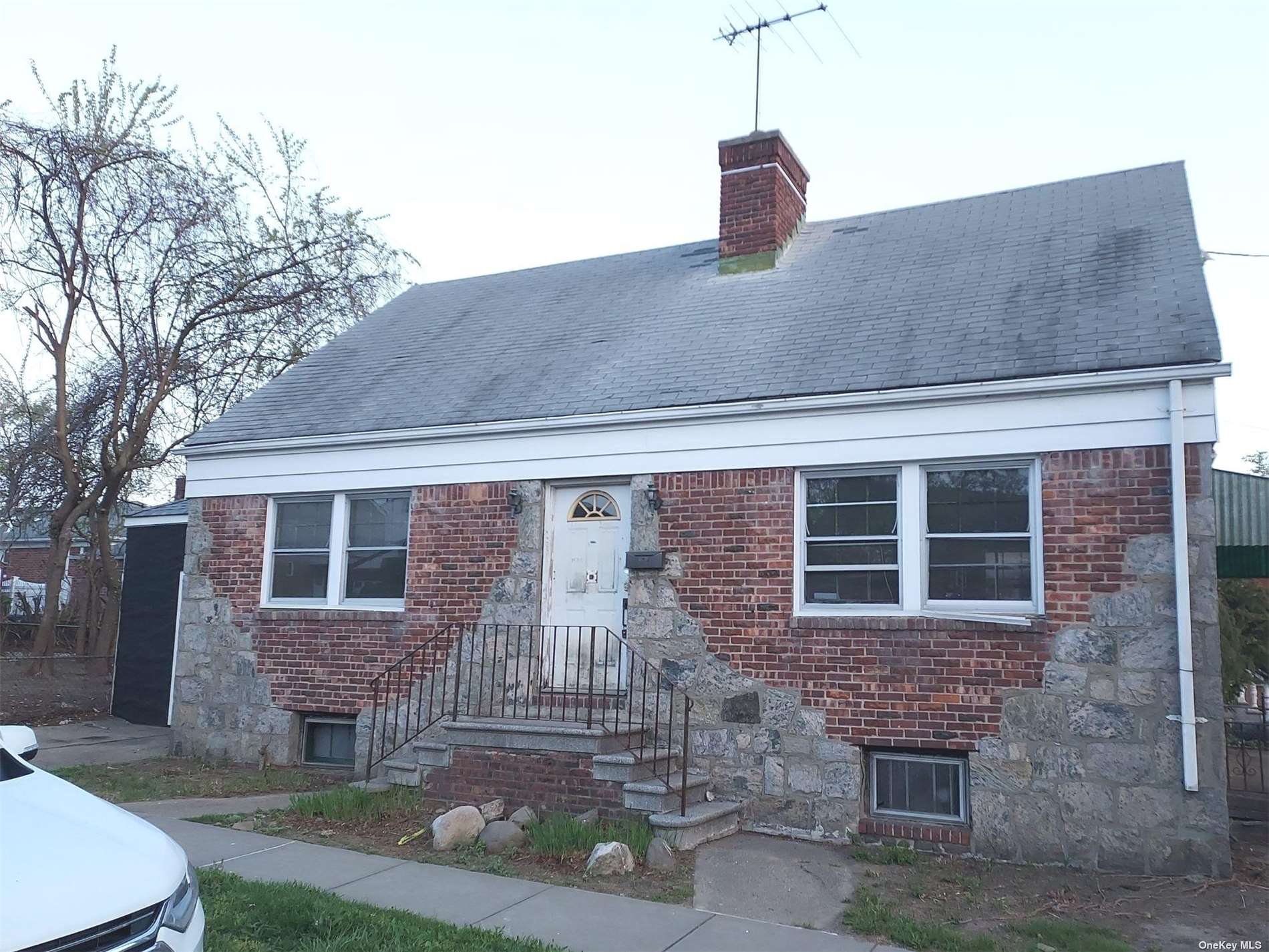 #1 photo, 1470 Utopia Parkway, קווינס Whitestone , NY 11357