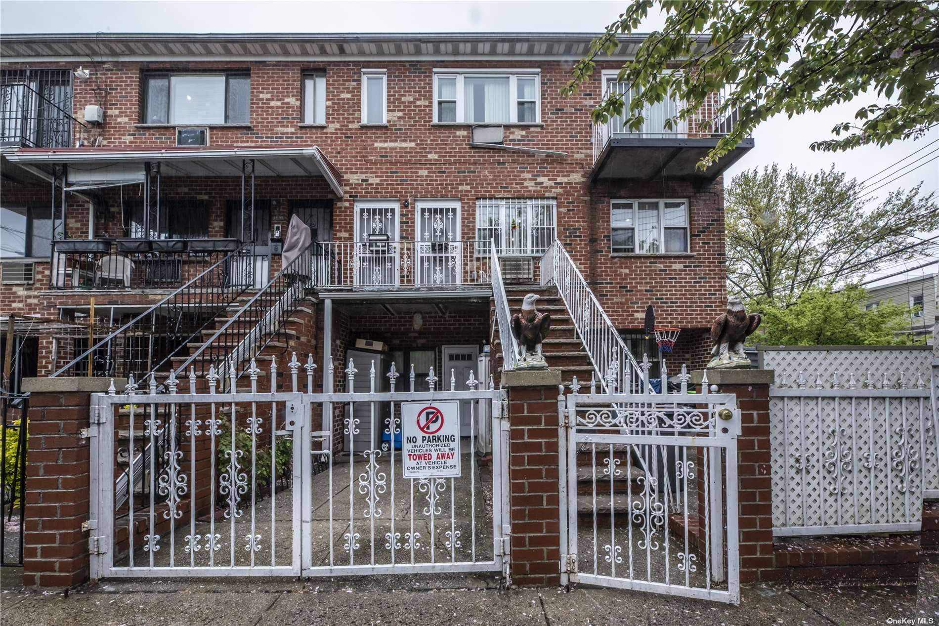 #1 photo, 24-57 81st Street, 皇后区 艾姆赫斯特 East Elmhurst , NY 11370