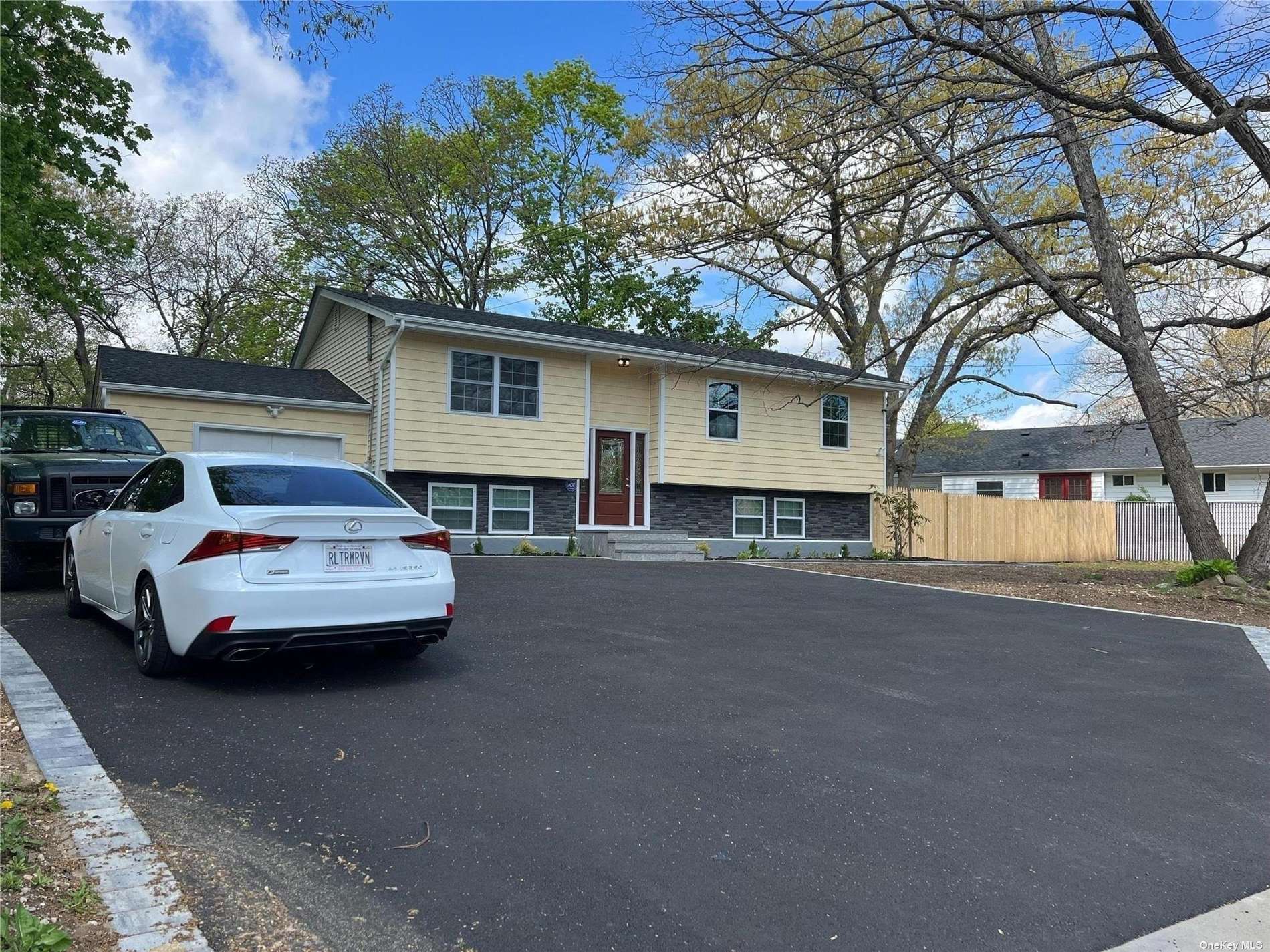 #1 photo, 2018 Joshuas Path, Central Islip , NY 11722