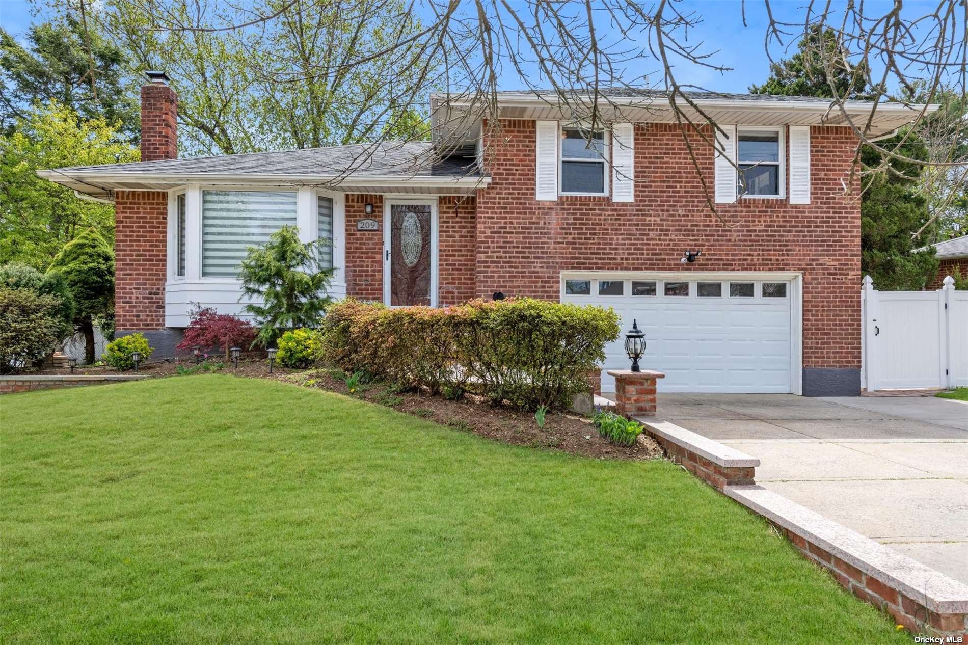 #1 photo, 209 Jerome Street, 长岛 塞奥瑟 Syosset , NY 11791