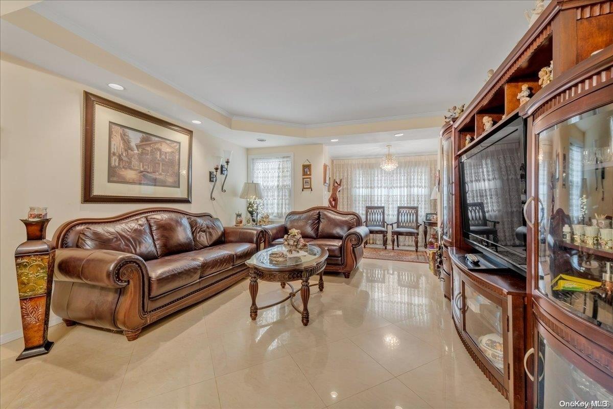 #1 photo, 40-26 69th Street, 皇后区 木边 Woodside , NY 11377