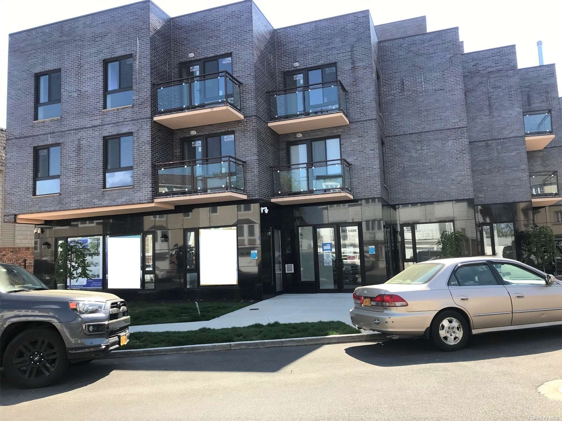 #1 photo, 214-10 15 Avenue, 皇后区 贝塞 Bayside , NY 11360