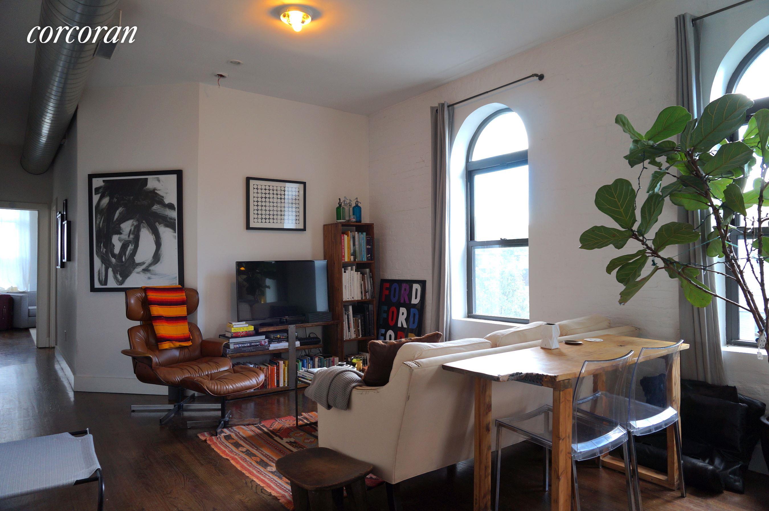 #1 photo, 16-18 Bedford Avenue, Greenpoint , NY 11222