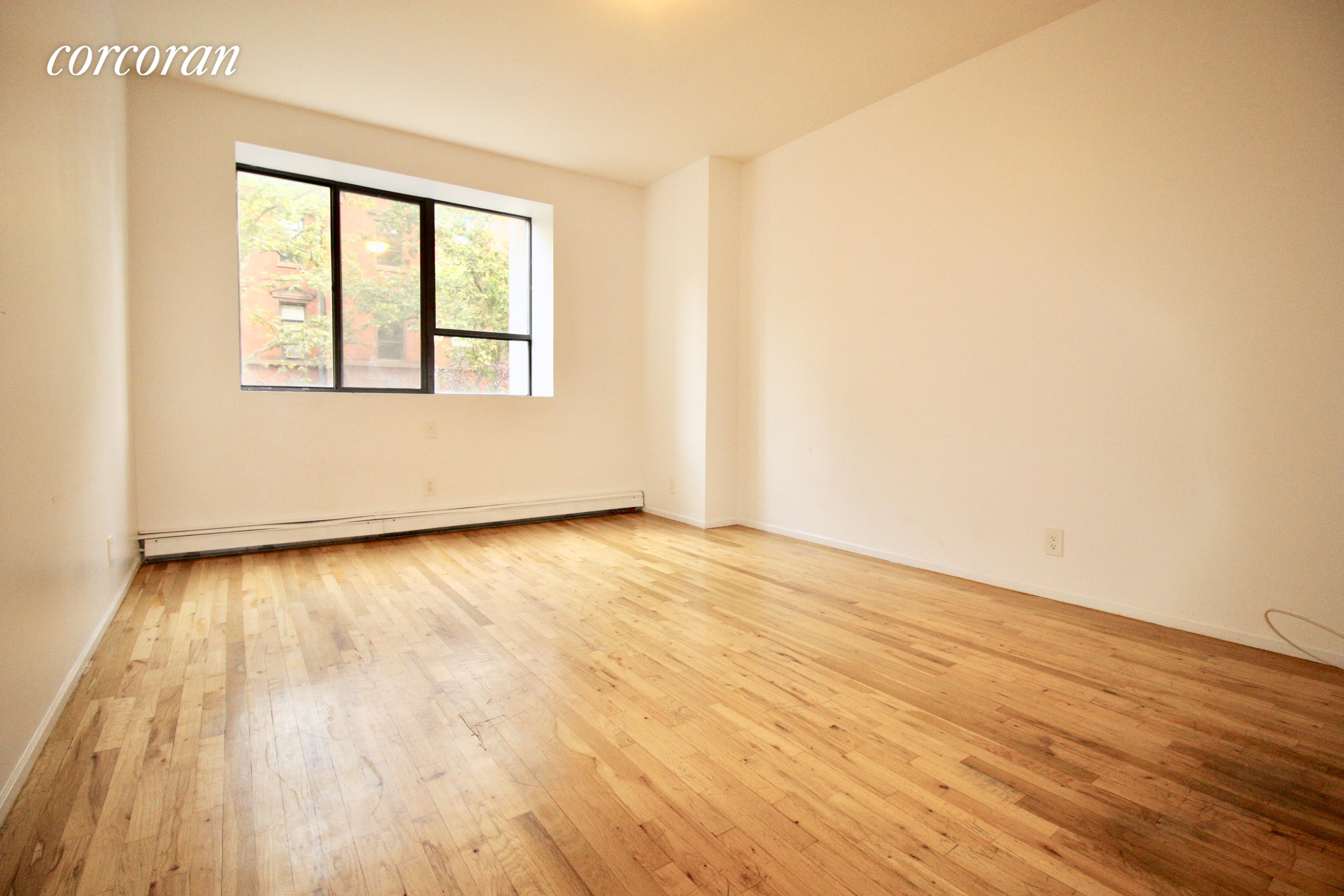 #1 photo, 272 Willoughby Avenue, 布鲁克林 Bedford - Stuyvesant , NY 11205