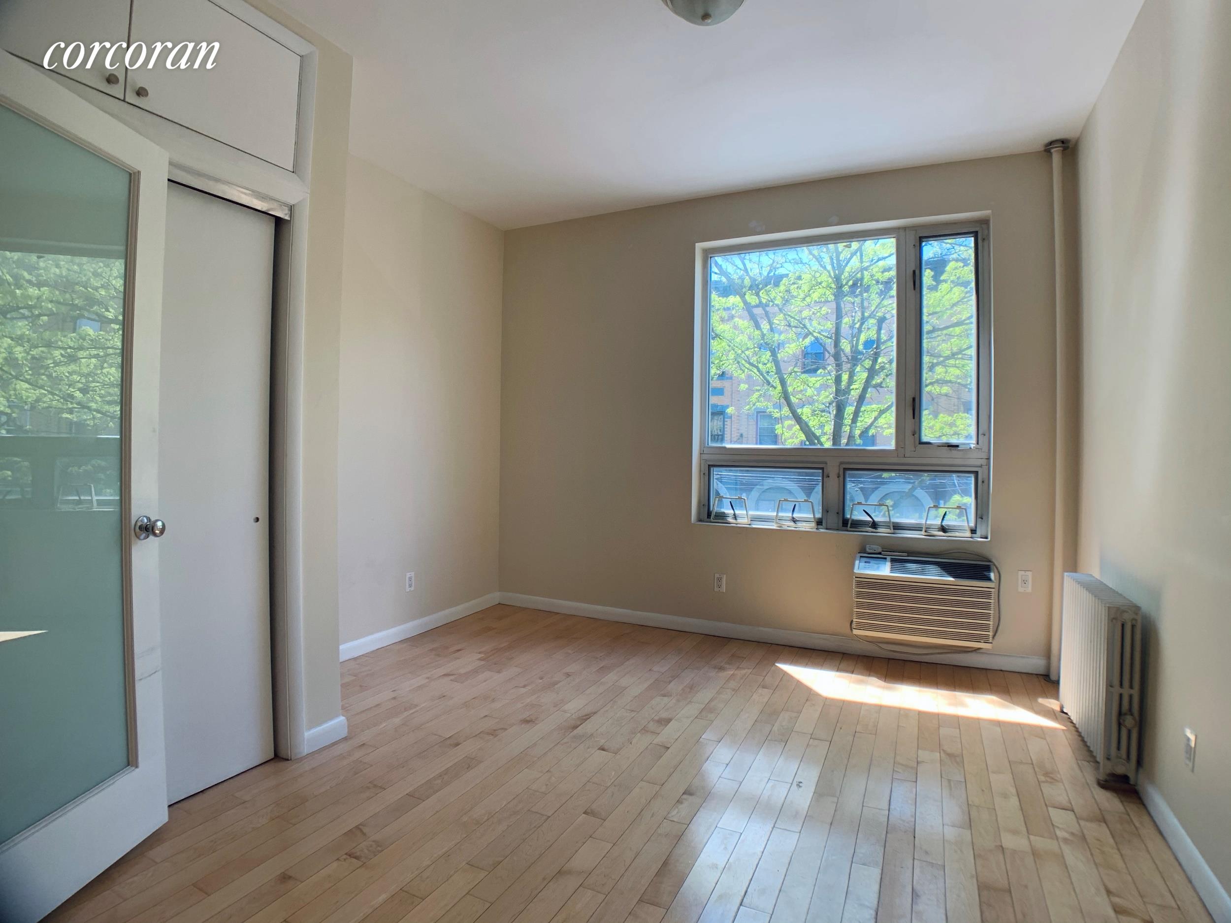 #1 photo, 230 Kingsland Avenue, Greenpoint , NY 11222