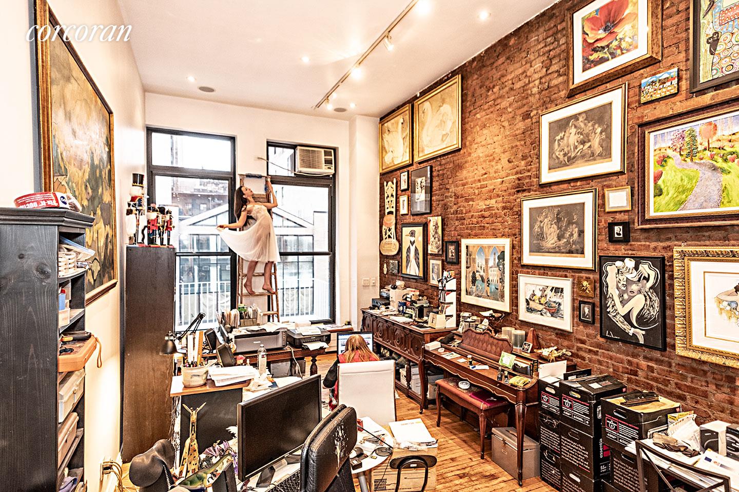 #1 photo, 250 Mercer Street, Greenwich Village , NY 10012