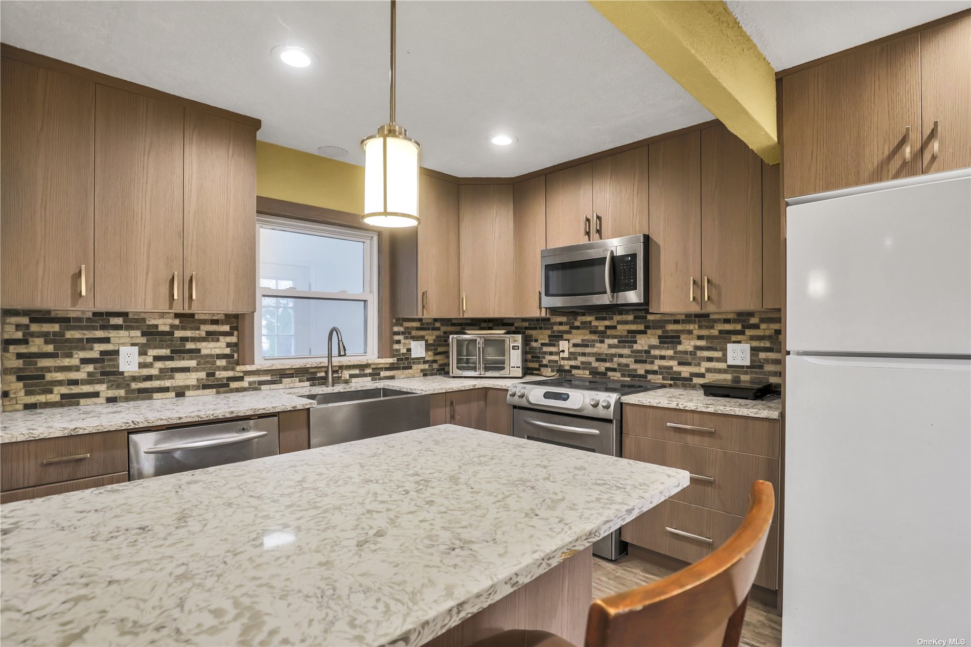 #1 photo, 1331 Stony Brook Road, 东长岛 Stony Brook , NY 11790