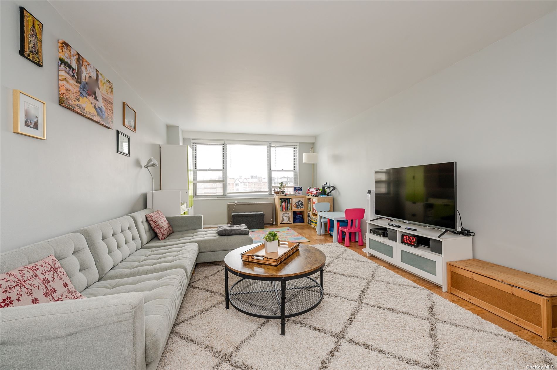 #1 photo, 70-25 Yellowstone Boulevard, 皇后区 森林小丘 Forest Hills , NY 11375