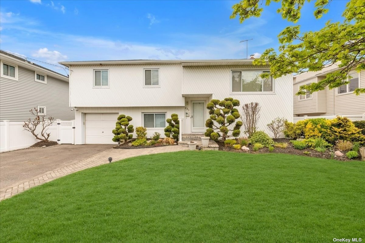 #1 photo, 231 Waukena Avenue, 长岛 Oceanside , NY 11572