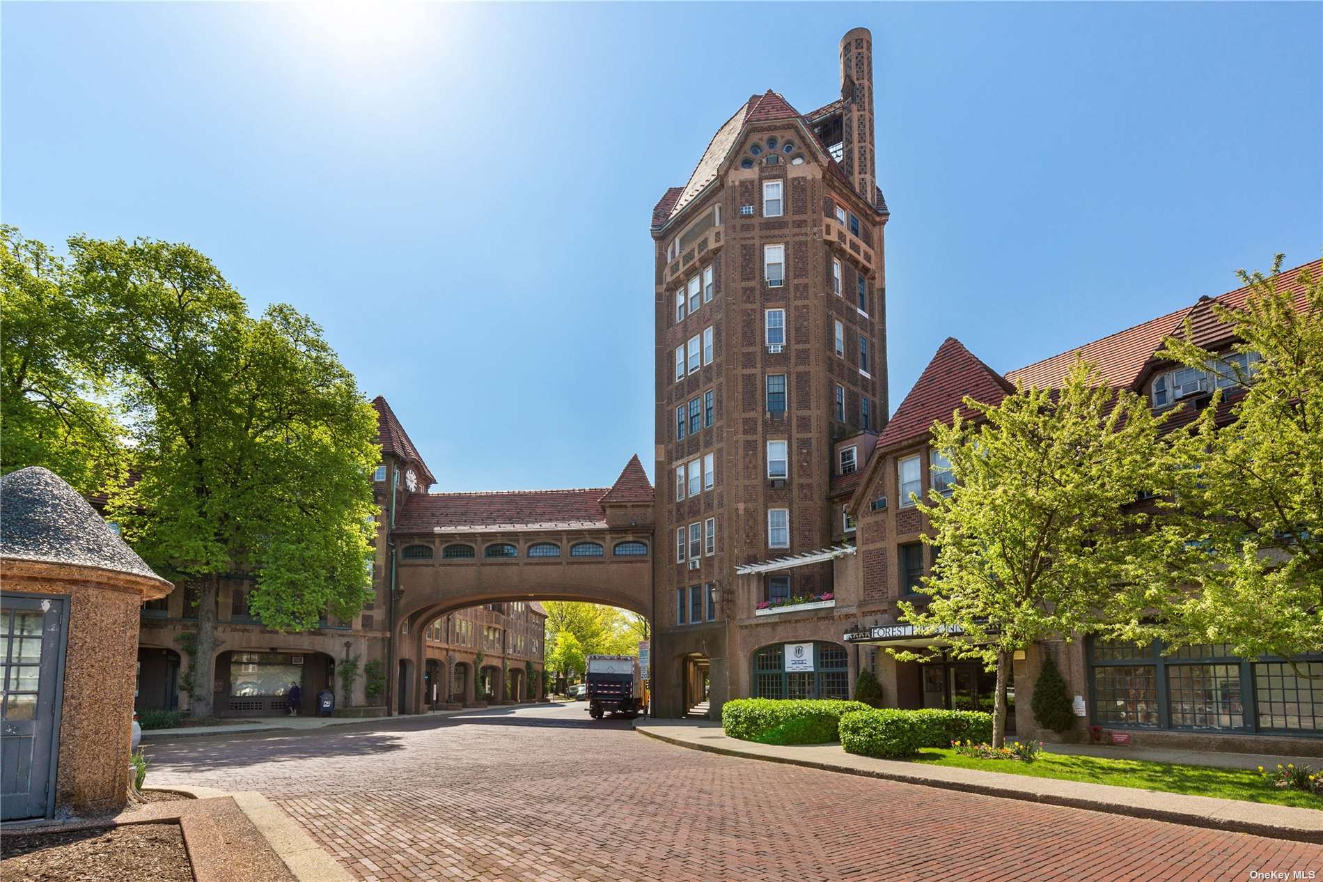 #1 photo, 2 Dartmouth Street, 皇后区 森林小丘 Forest Hills , NY 11375