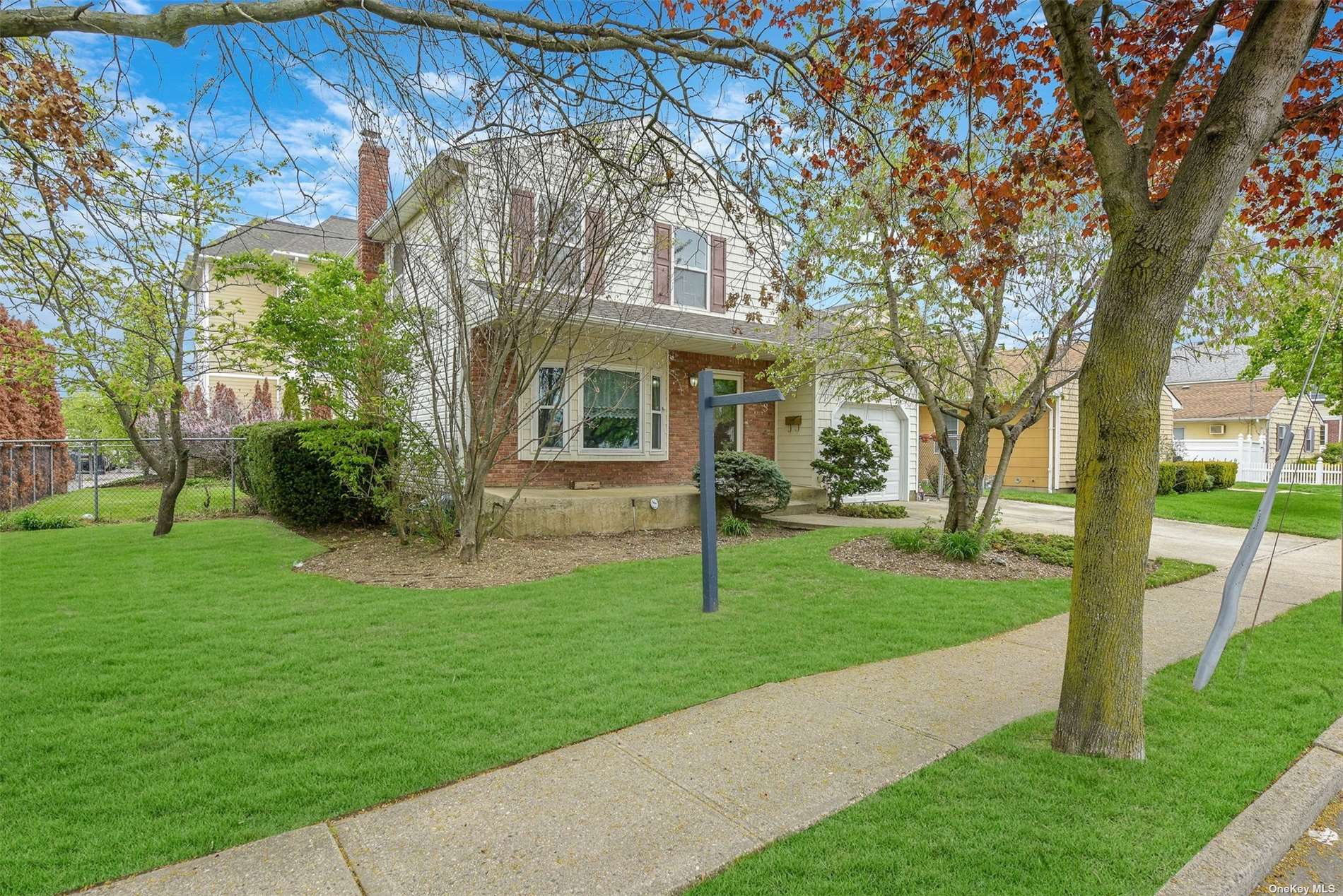 #1 photo, 2 Eastern Parkway, 长岛 Farmingdale , NY 11735