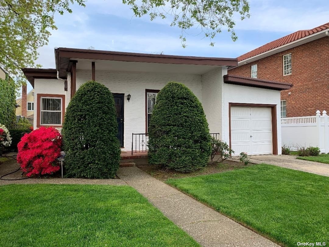 #1 photo, 150-15 25th Drive, 法拉盛 Flushing , NY 11354