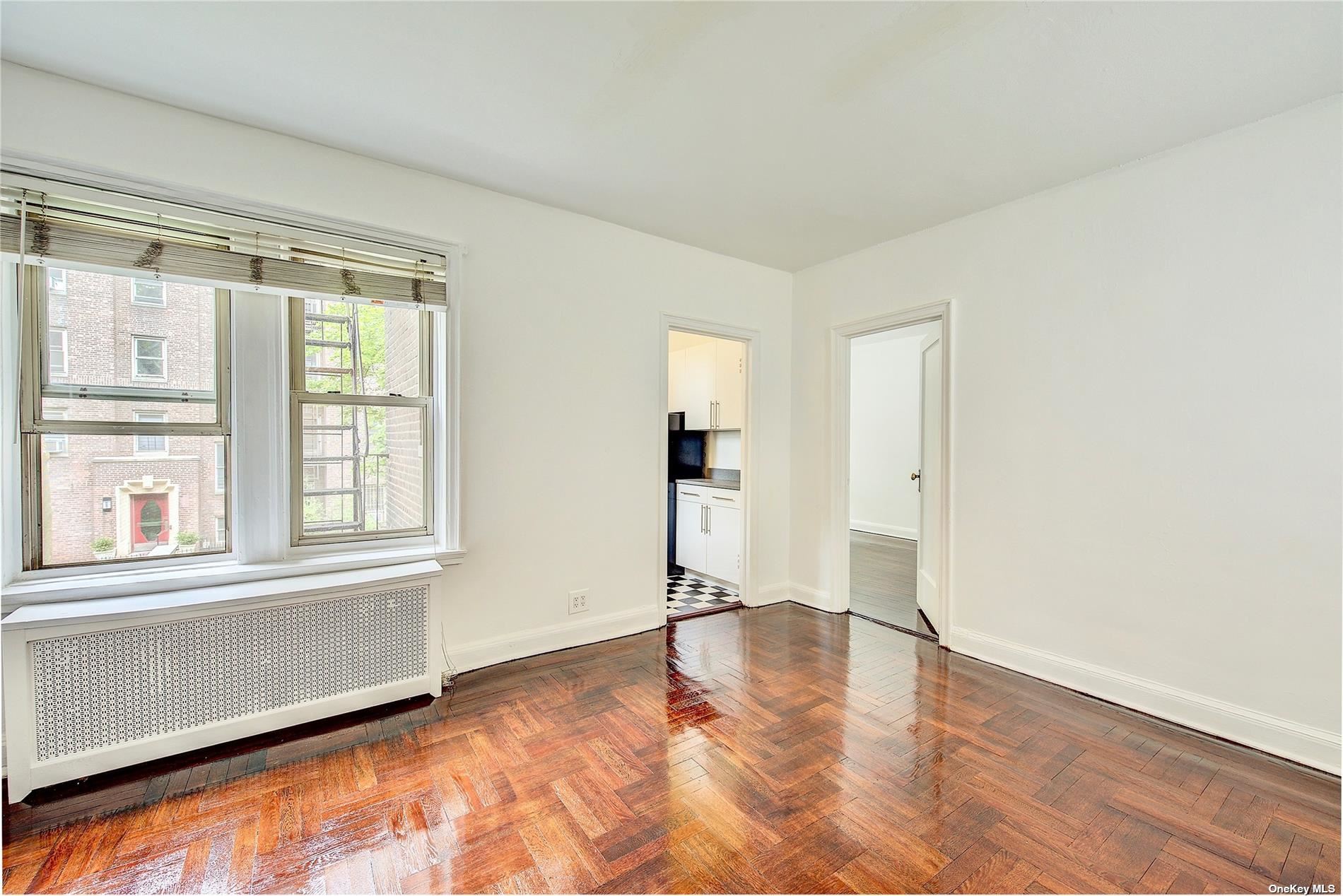 #1 photo, 48-42 44 Street, 皇后区 木边 Woodside , NY 11377