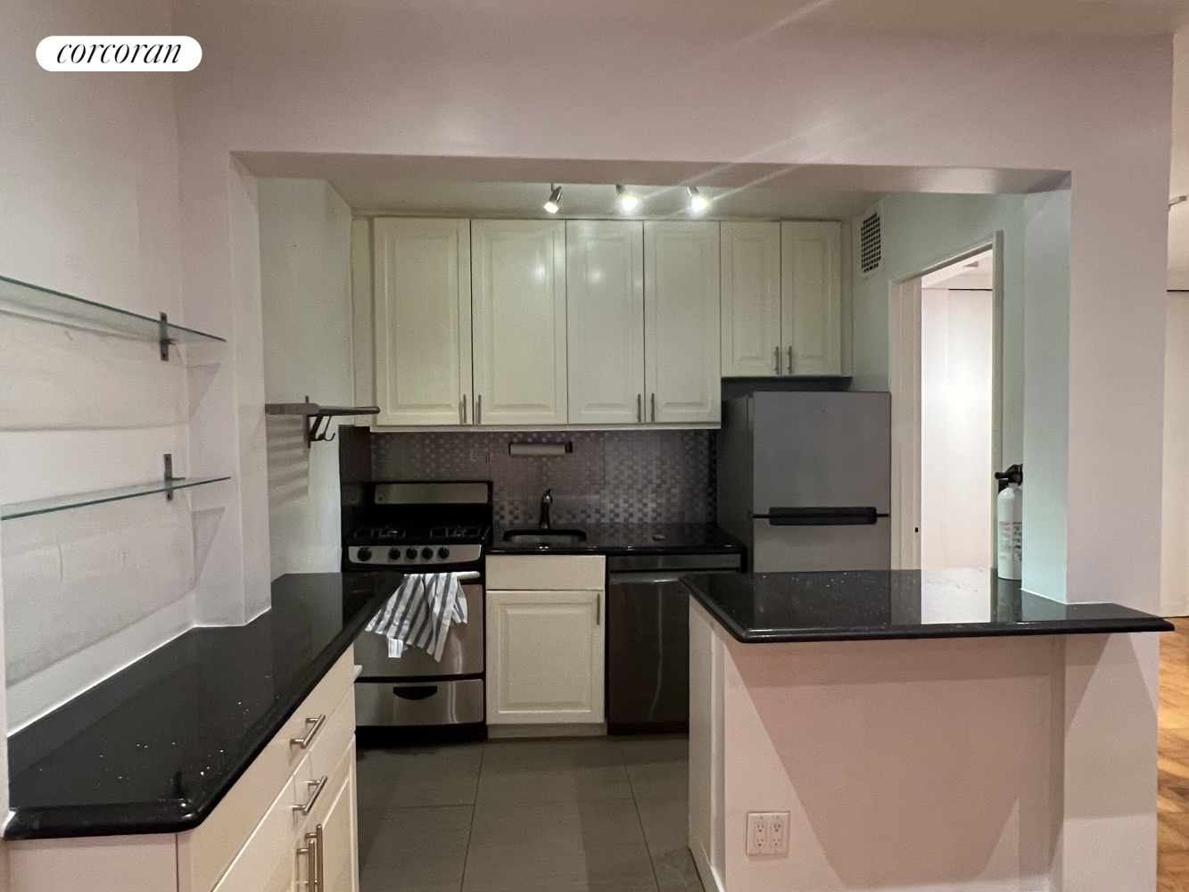 #1 photo, 240 East 35th Street, 曼哈顿 中城东美利山 Murray Hill , NY 10016