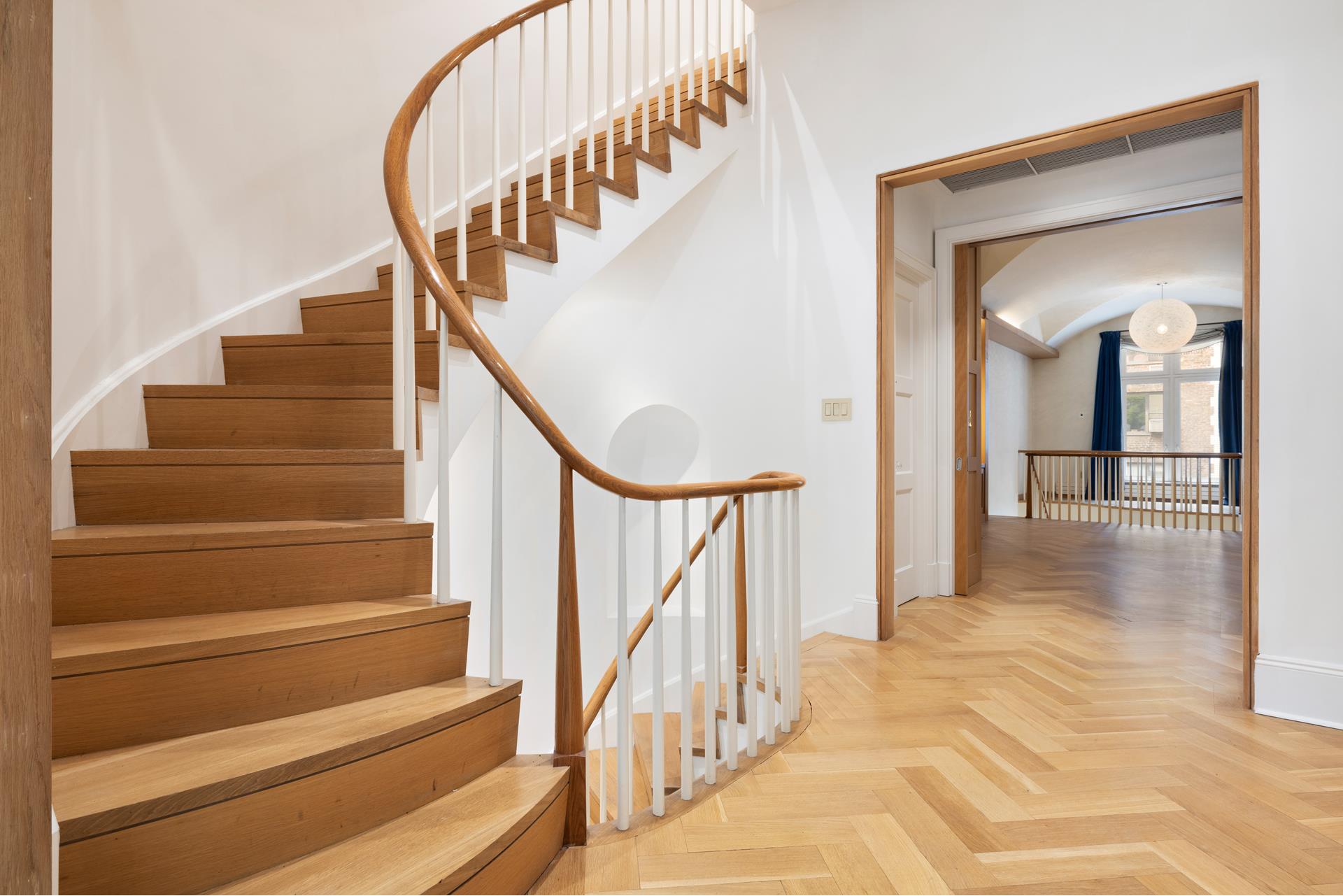 #1 photo, 239 East 72nd Street, 曼哈顿 上东城 Upper East Side , NY 10021