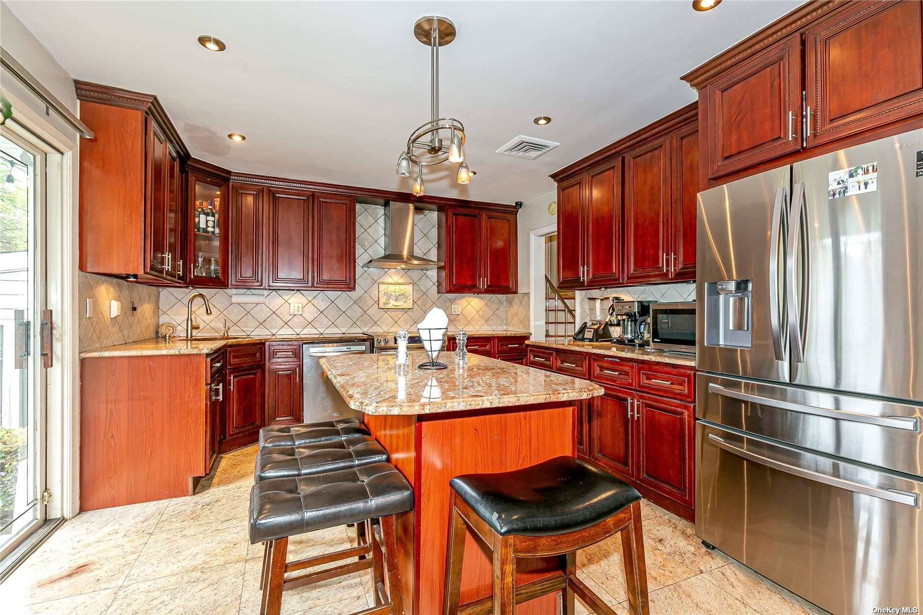 #1 photo, 26 Farm Lane, ناسو Great Neck , NY 11020