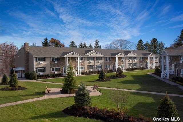 #1 photo, 327 Brook Avenue, 东长岛 海湾 Bay Shore , NY 11706