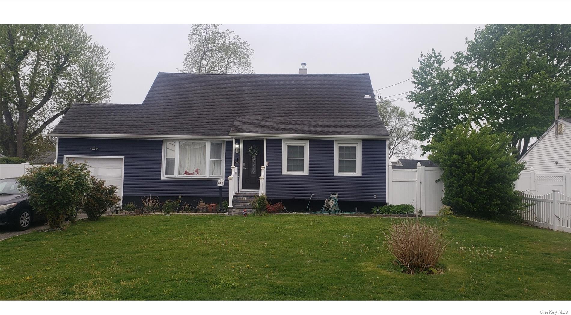 #1 photo, 62 Walton Street, Brentwood , NY 11717