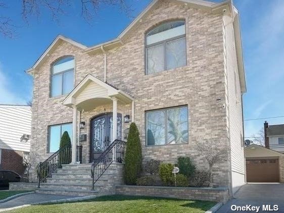 #1 photo, 243 Cornwell Avenue, 长岛 Williston Park , NY 11596