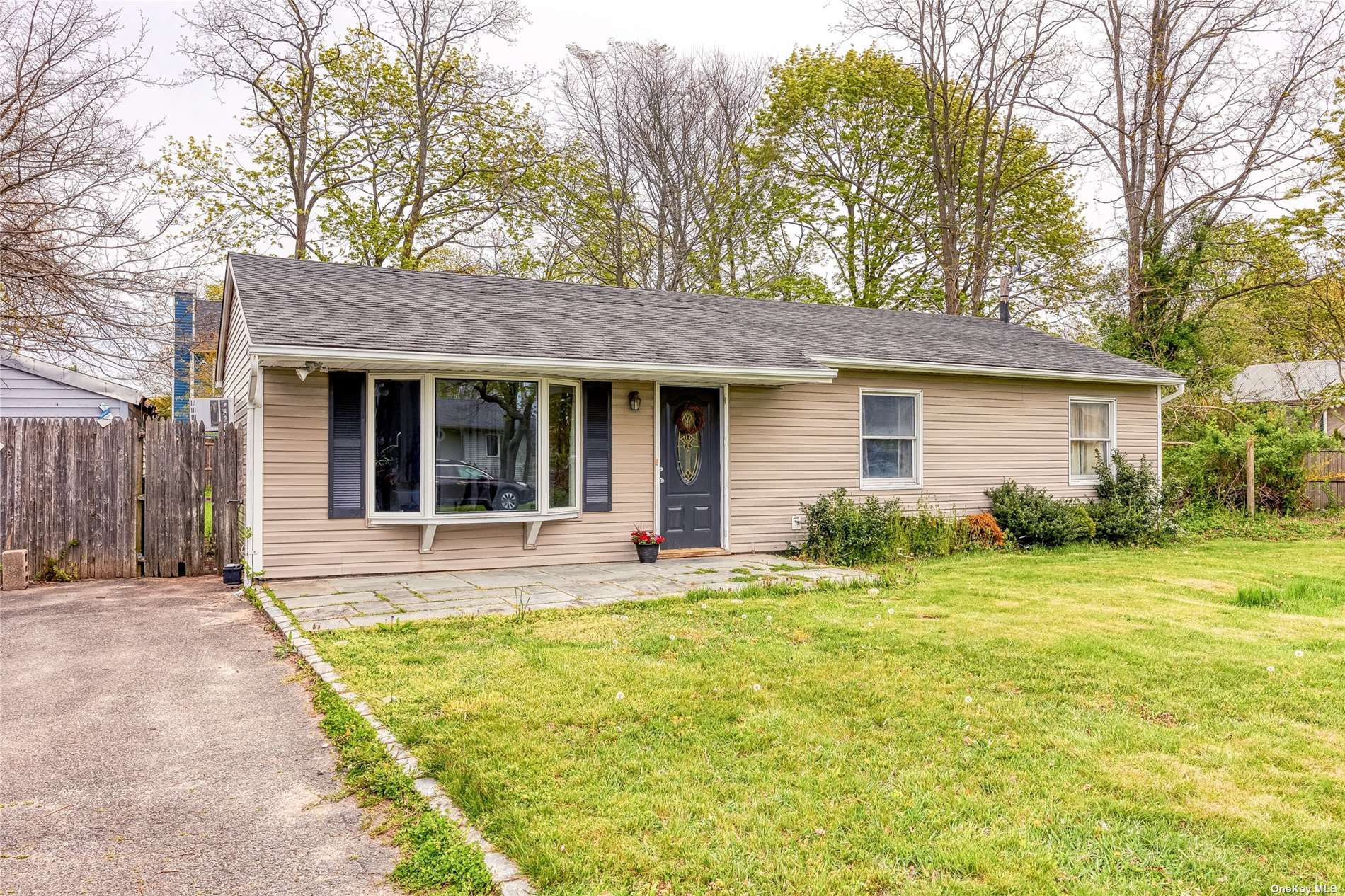 #1 photo, 515 Columbus Avenue, East Patchogue , NY 11772