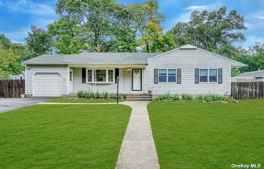 #1 photo, 6 Willow Street, 东长岛 Centereach , NY 11720