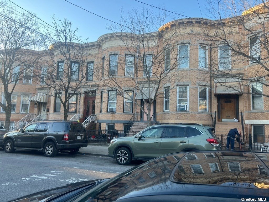 #1 photo, 58-11 70 Avenue, 皇后区 瑞吉屋 Ridgewood , NY 11385