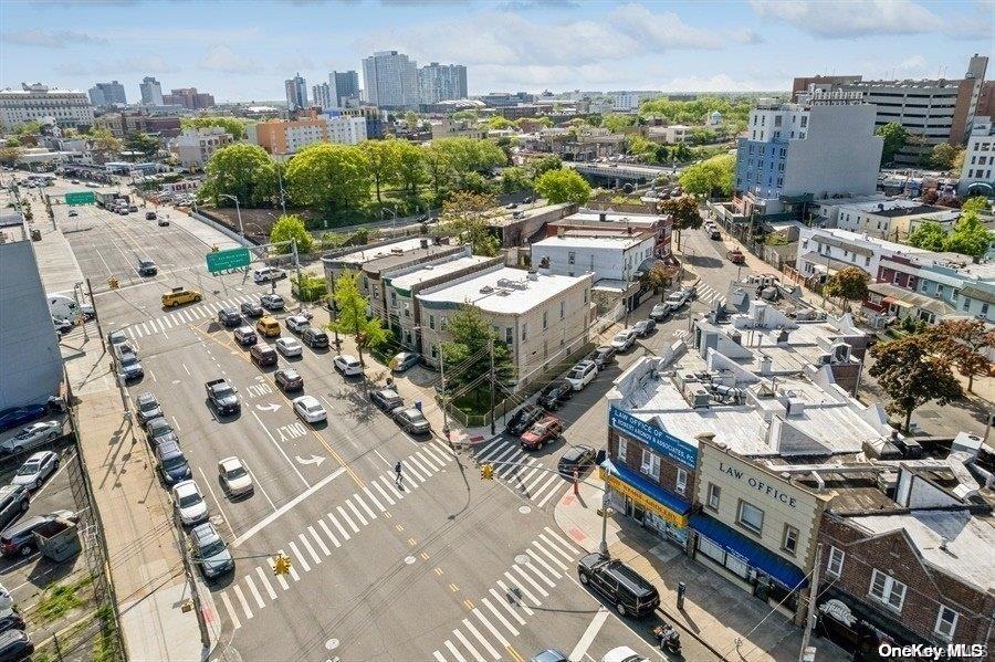 #1 photo, 136-08 Hillside Avenue, 皇后區 Richmond Hill , NY 11418